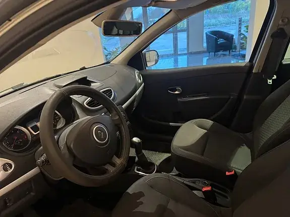 Renault Clio 2011 photo 5