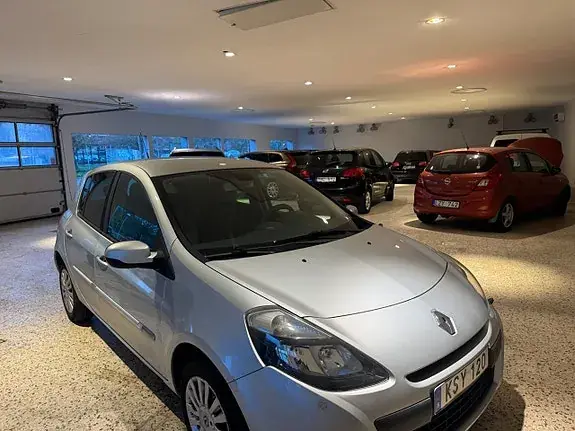 Renault Clio 2011 photo 2