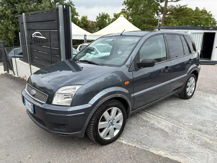 Ford Fusion 2005 photo 5