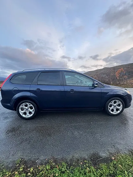 Ford Focus 2010 photo 3
