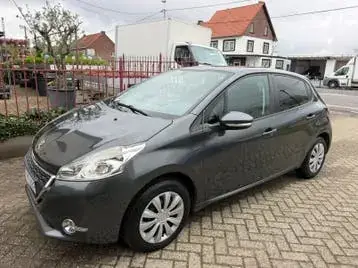 Peugeot 208 2014 photo 3