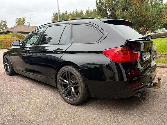 BMW 318D 2014 photo 2