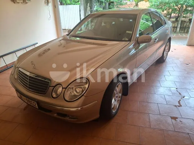 Mercedes-Benz E200 2004 photo 2