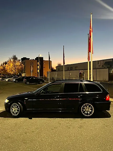BMW 330I