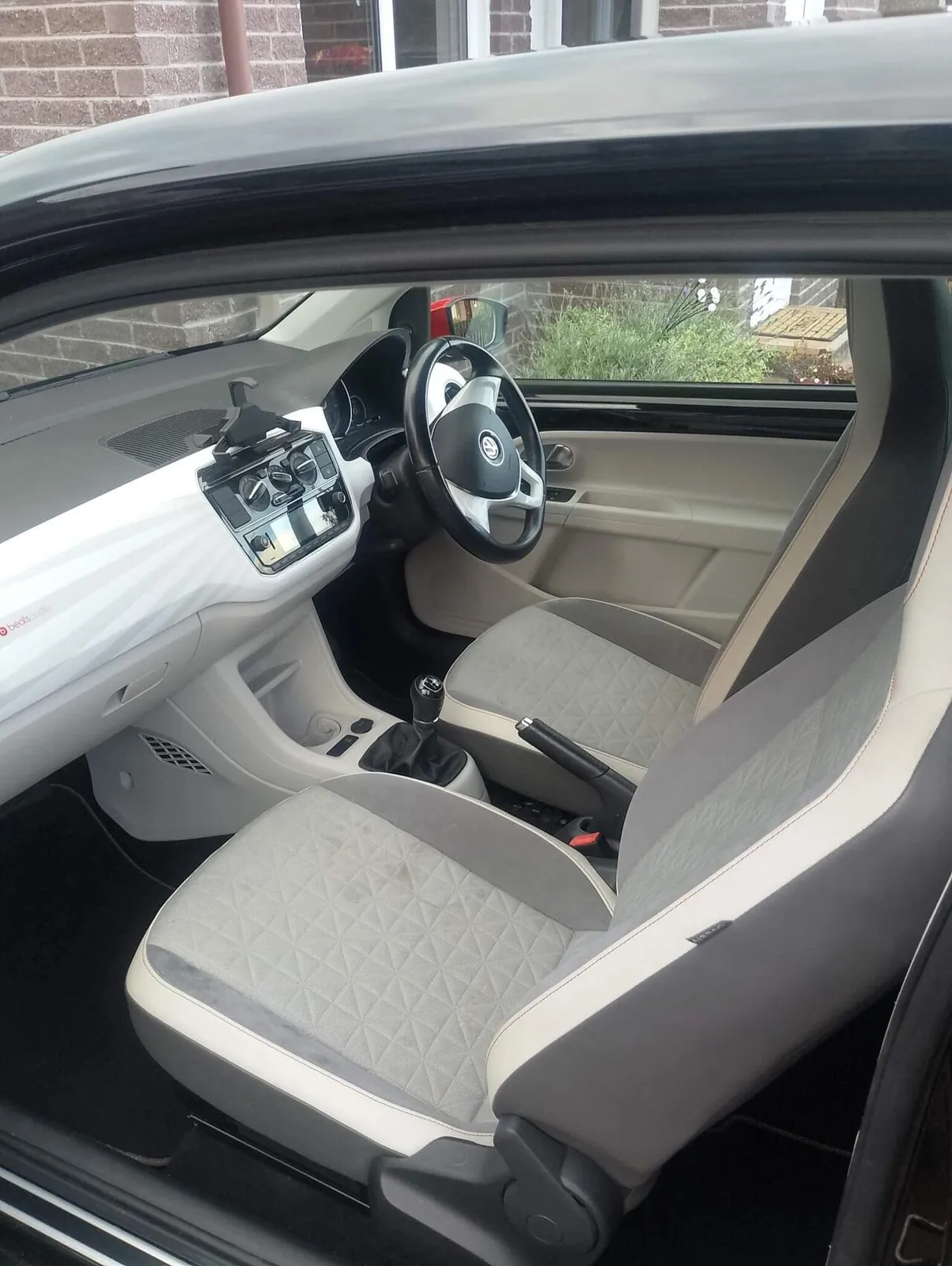 Volkswagen Up 2017 photo 5