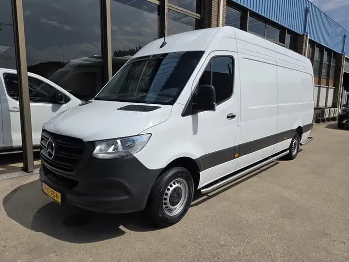 Mercedes-Benz Sprinter 2024 photo 3