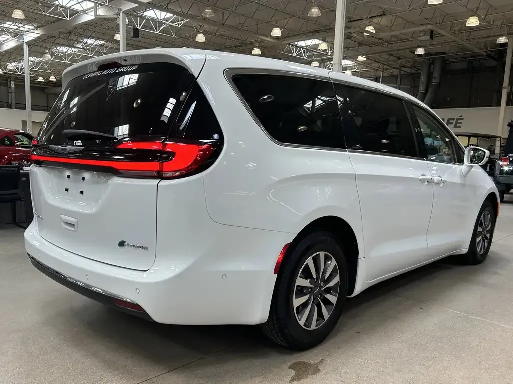 Chrysler Pacifica 2022 photo 5