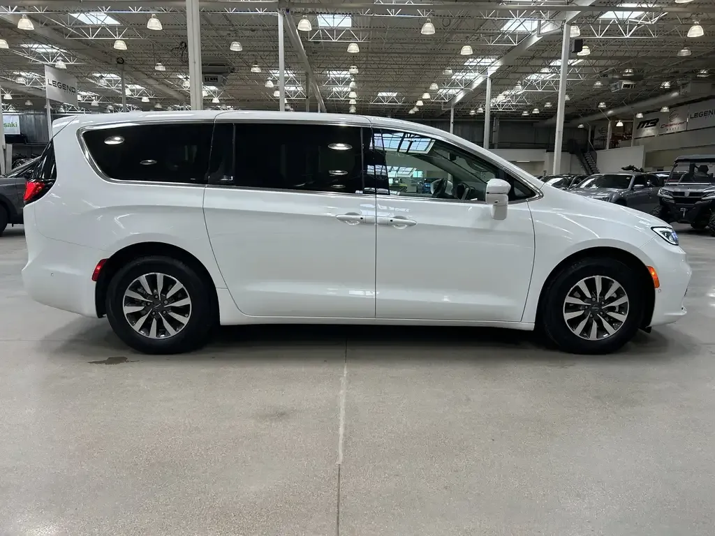 Chrysler Pacifica 2022 photo 4
