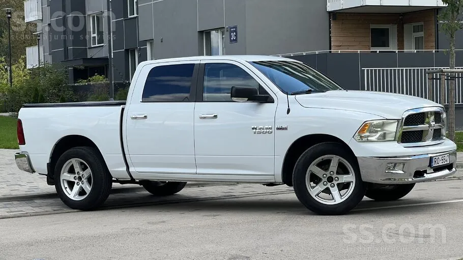 Dodge Ram 1500 Crew Cab 2009 photo 4