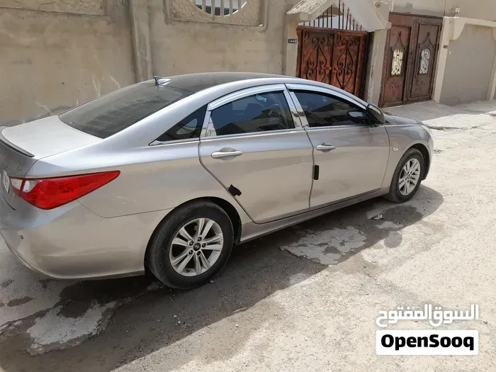 Hyundai Sonata 2011 photo 2
