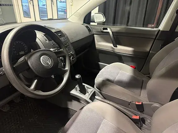 Volkswagen Polo 2007 photo 5