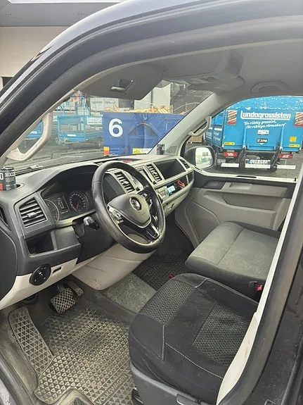 Volkswagen Transporter 2017 photo 2