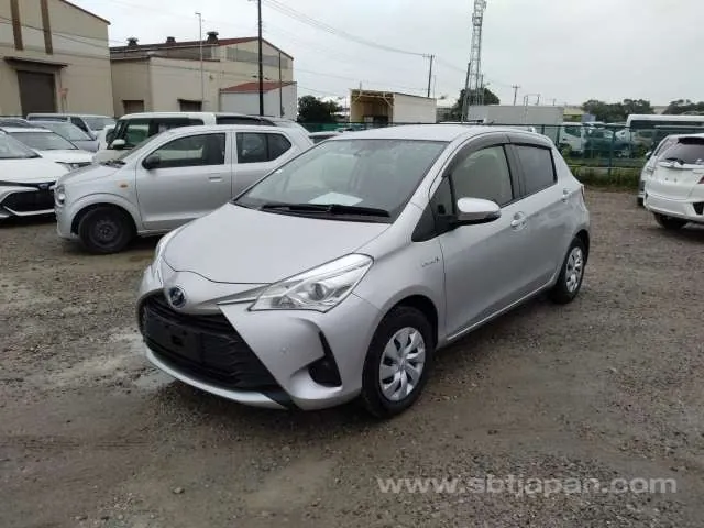 Toyota Vitz 2019 photo 2