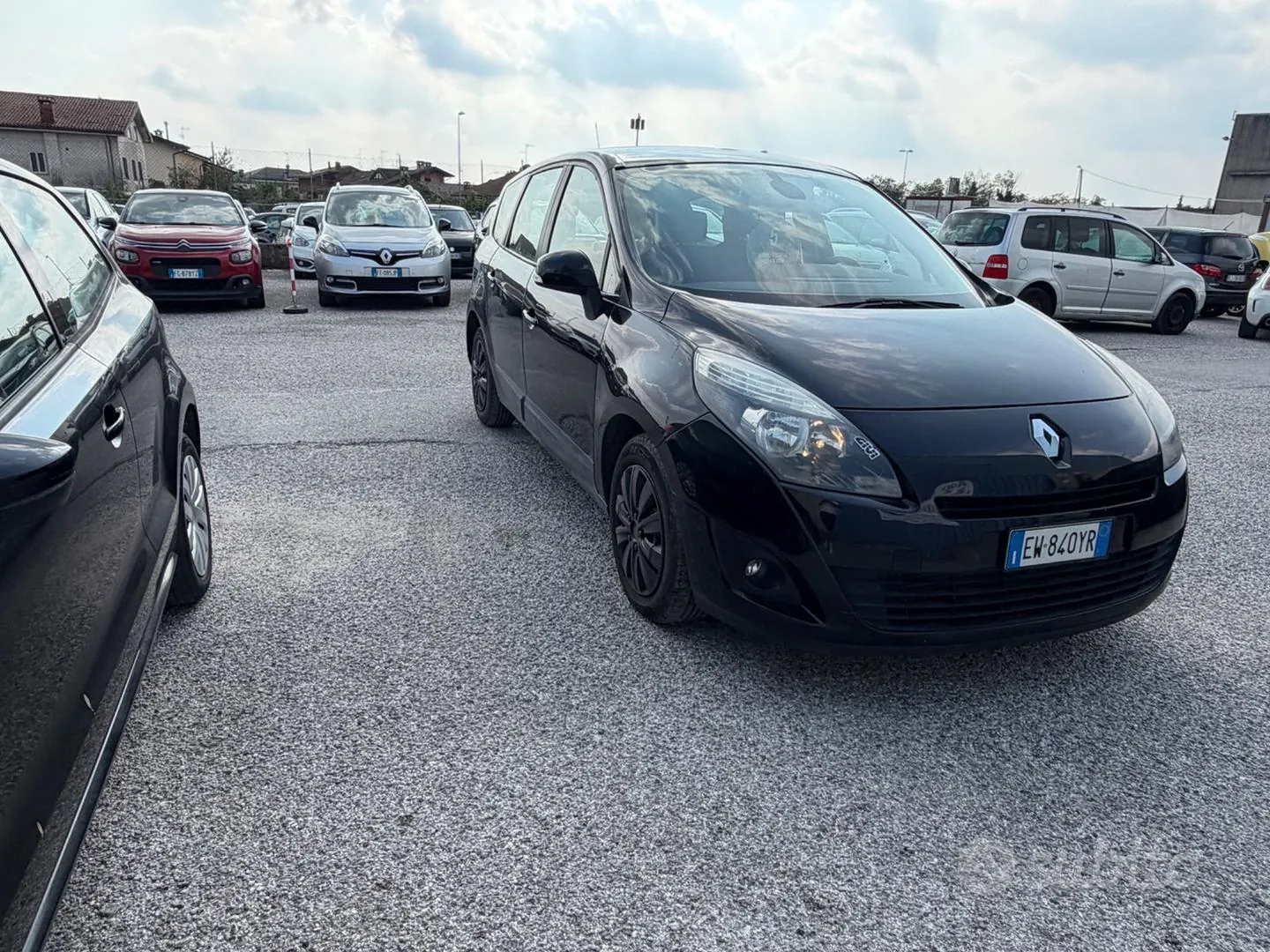 Renault Scenic 2014 photo 2