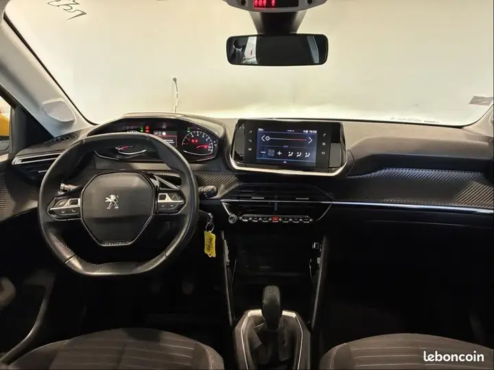 Peugeot 208 2020 photo 3