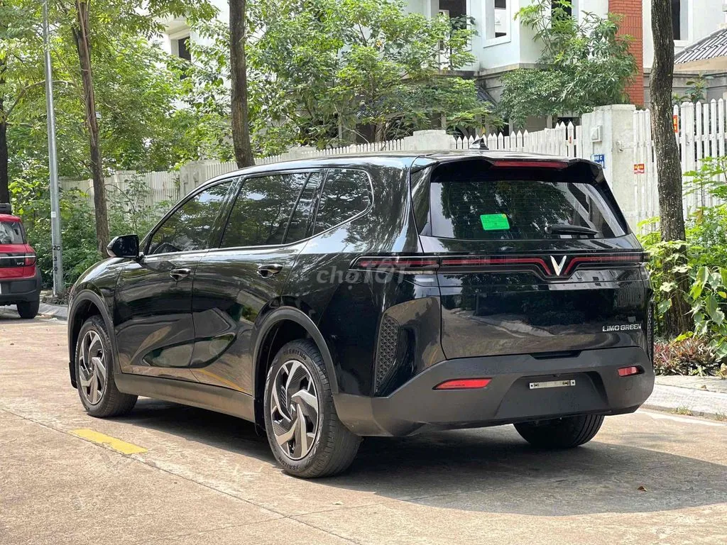 Vinfast Limo Green 2025 photo 5