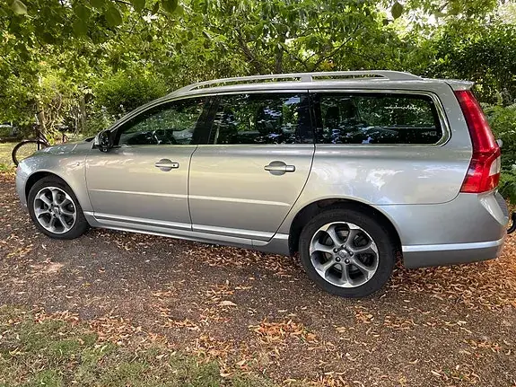 Volvo V70 2012 photo 2