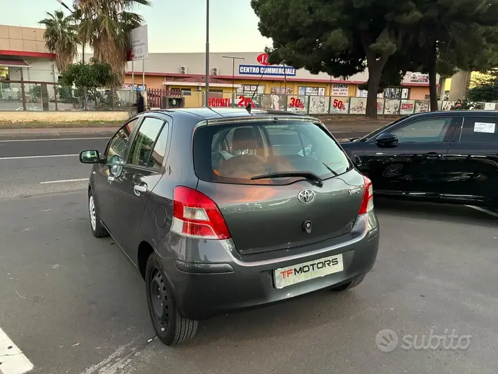 Toyota Yaris 2010 photo 4