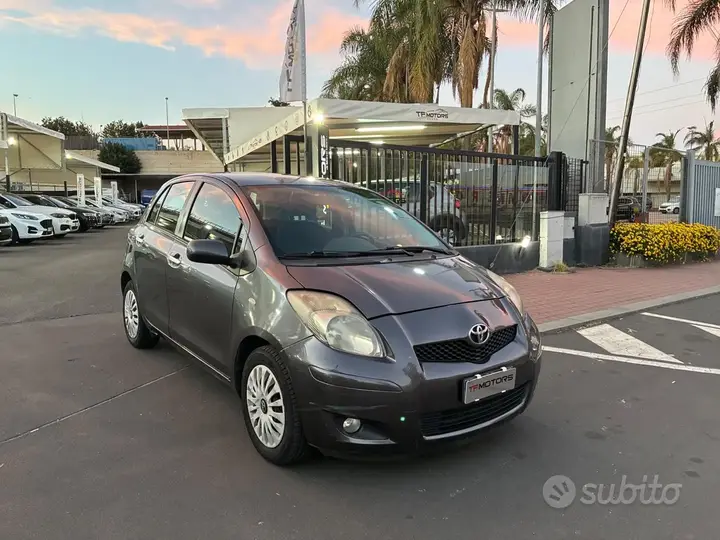 Toyota Yaris 2010 photo 3