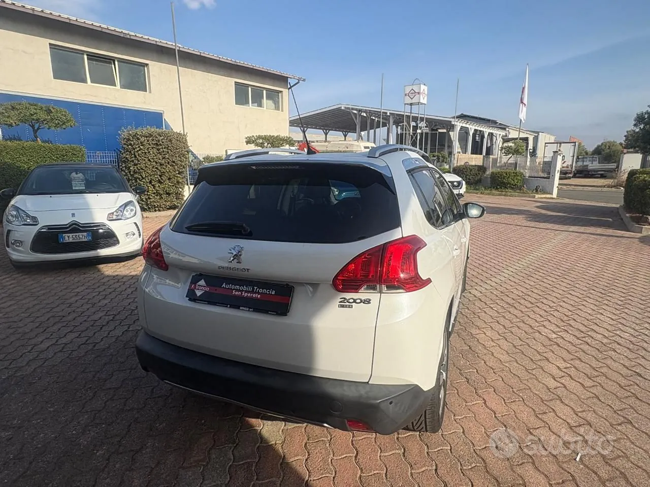 Peugeot 2008 2014 photo 2