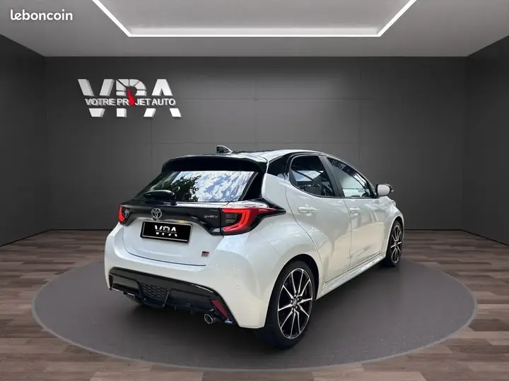 Toyota Yaris 2023 photo 5