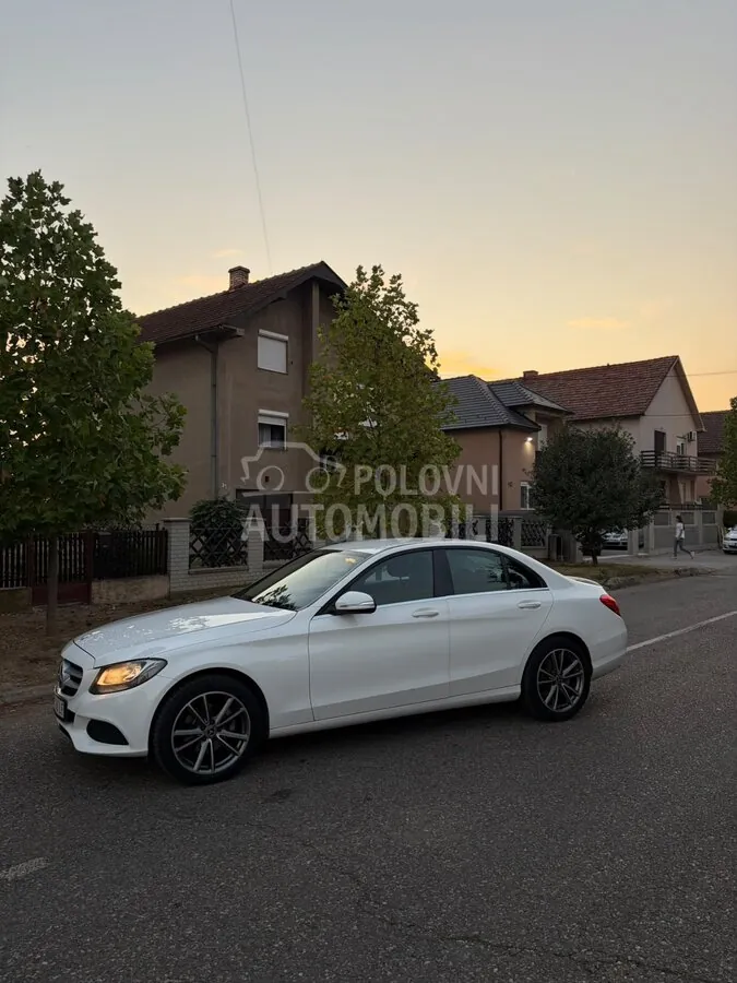 Mercedes-Benz C 220