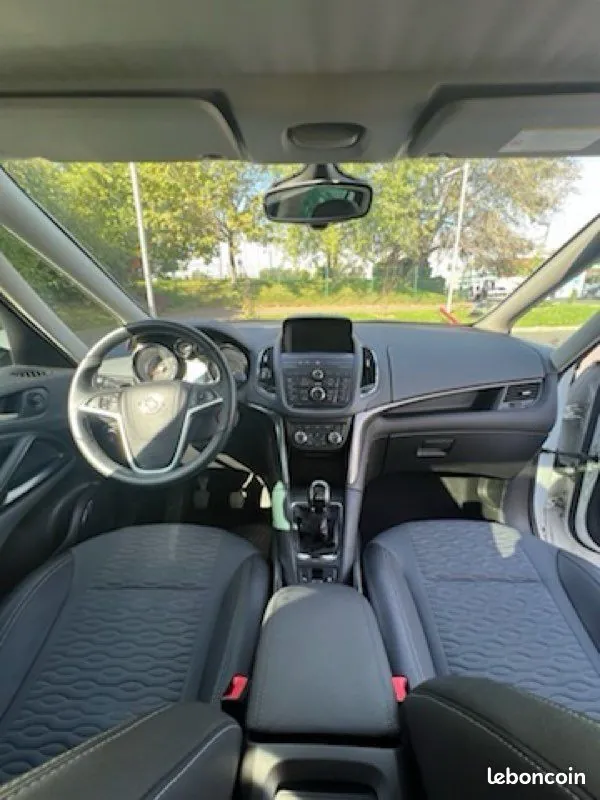 Opel Zafira Tourer 2012 photo 2