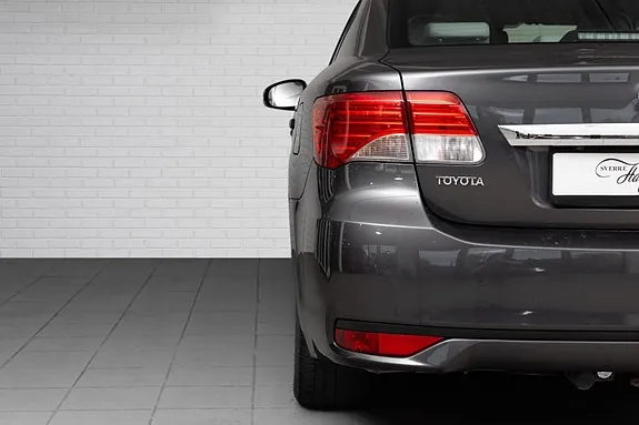 Toyota Avensis 2013 photo 4