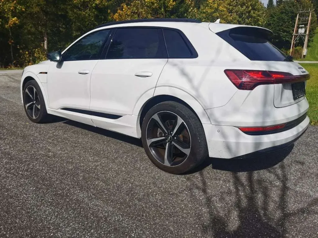 Audi E-Tron 2019 photo 2