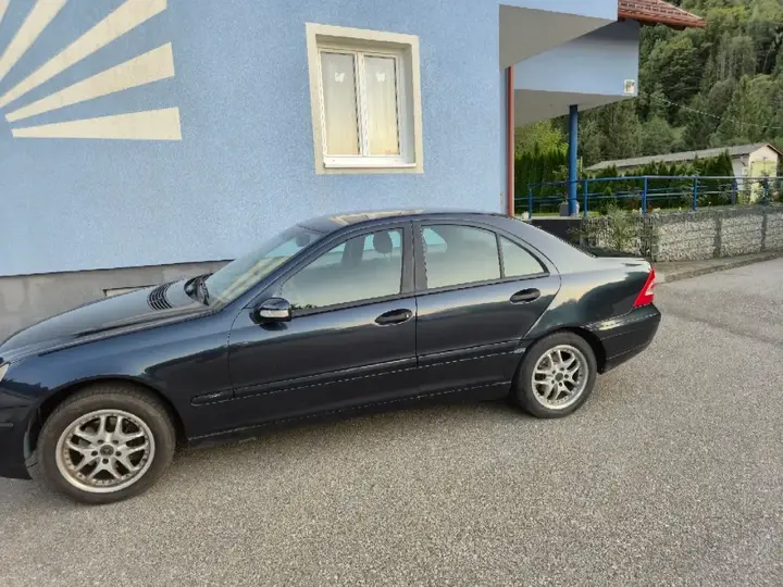 Mercedes-Benz C-Class 2002 photo 3