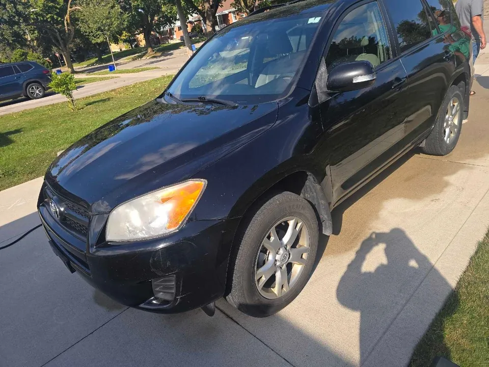 Toyota Rav4 2011 photo 3