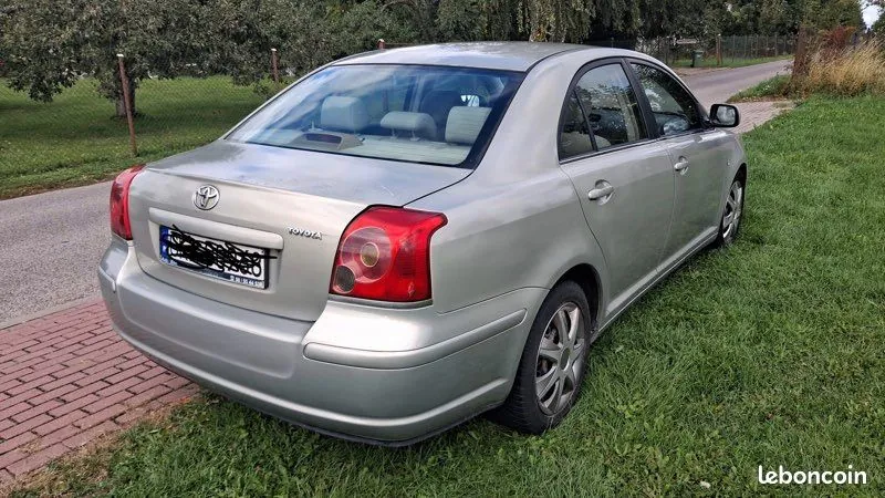 Toyota Avensis 2005 photo 2