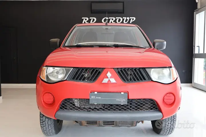 Mitsubishi L200 2007 photo 2
