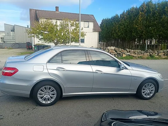Mercedes-Benz E200 D 2010 photo 5