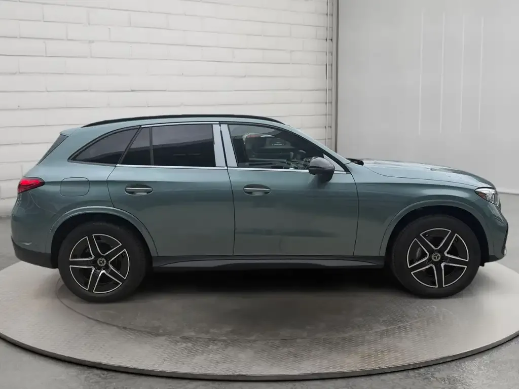 Mercedes-Benz Glc 2027 photo 4