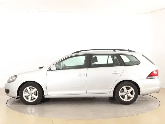 Volkswagen Golf Variant 2012 photo 2