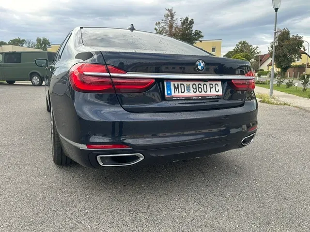 BMW 7 Series 2018 photo 3
