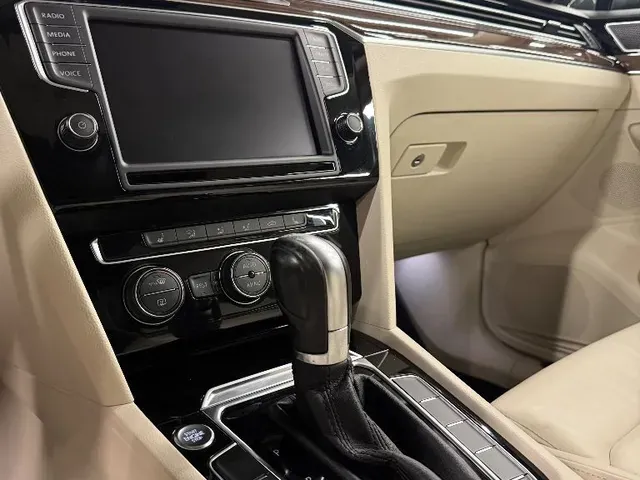 Volkswagen Passat Variant 2017 photo 4