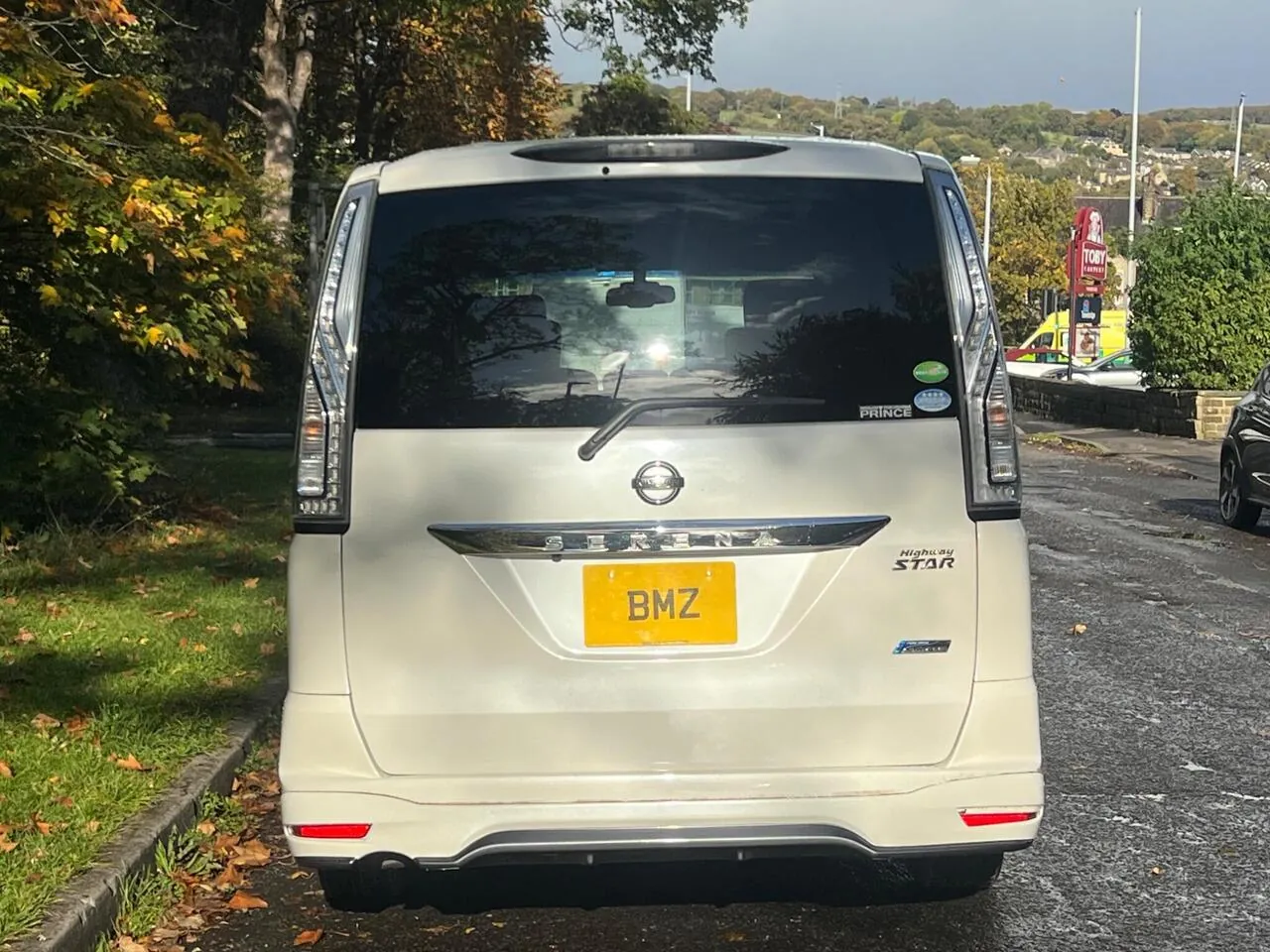 Nissan Serena 2015 photo 4