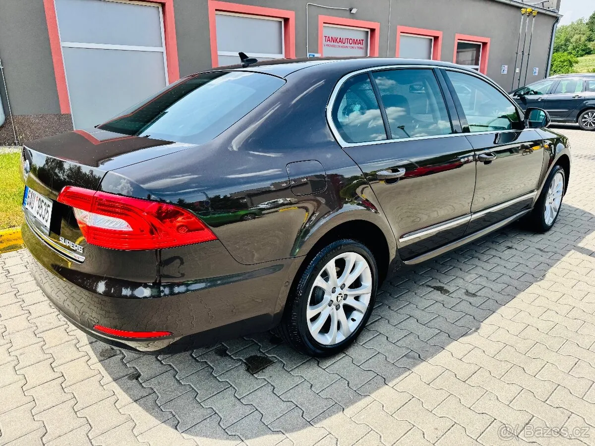 Skoda Superb 2014 photo 5