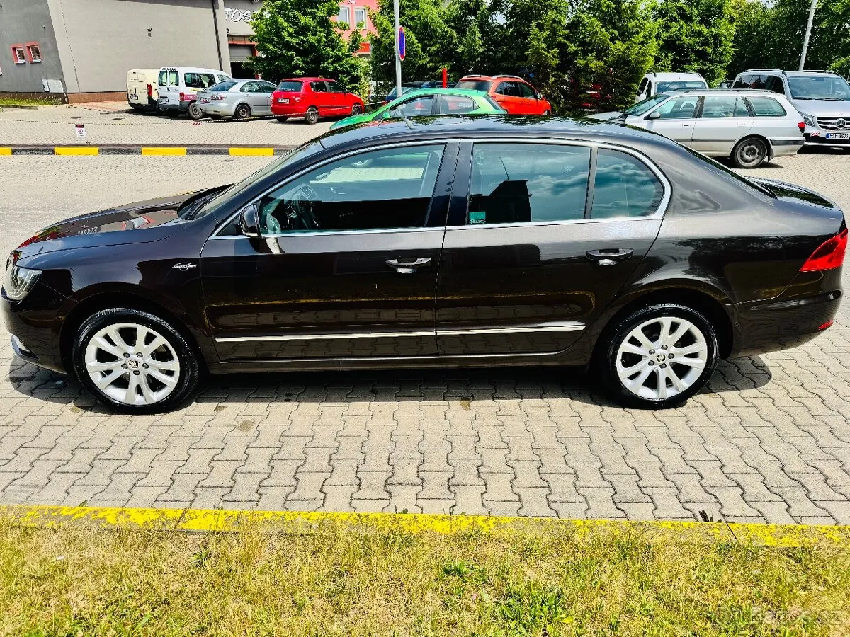 Skoda Superb 2014 photo 3