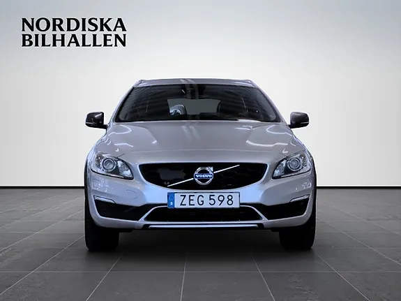 Volvo V60 Cross Country 2018 photo 3