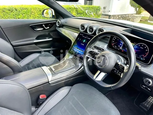 Mercedes-Benz C200 2024 photo 4