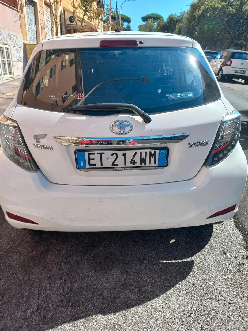 Toyota Yaris 2014 photo 3