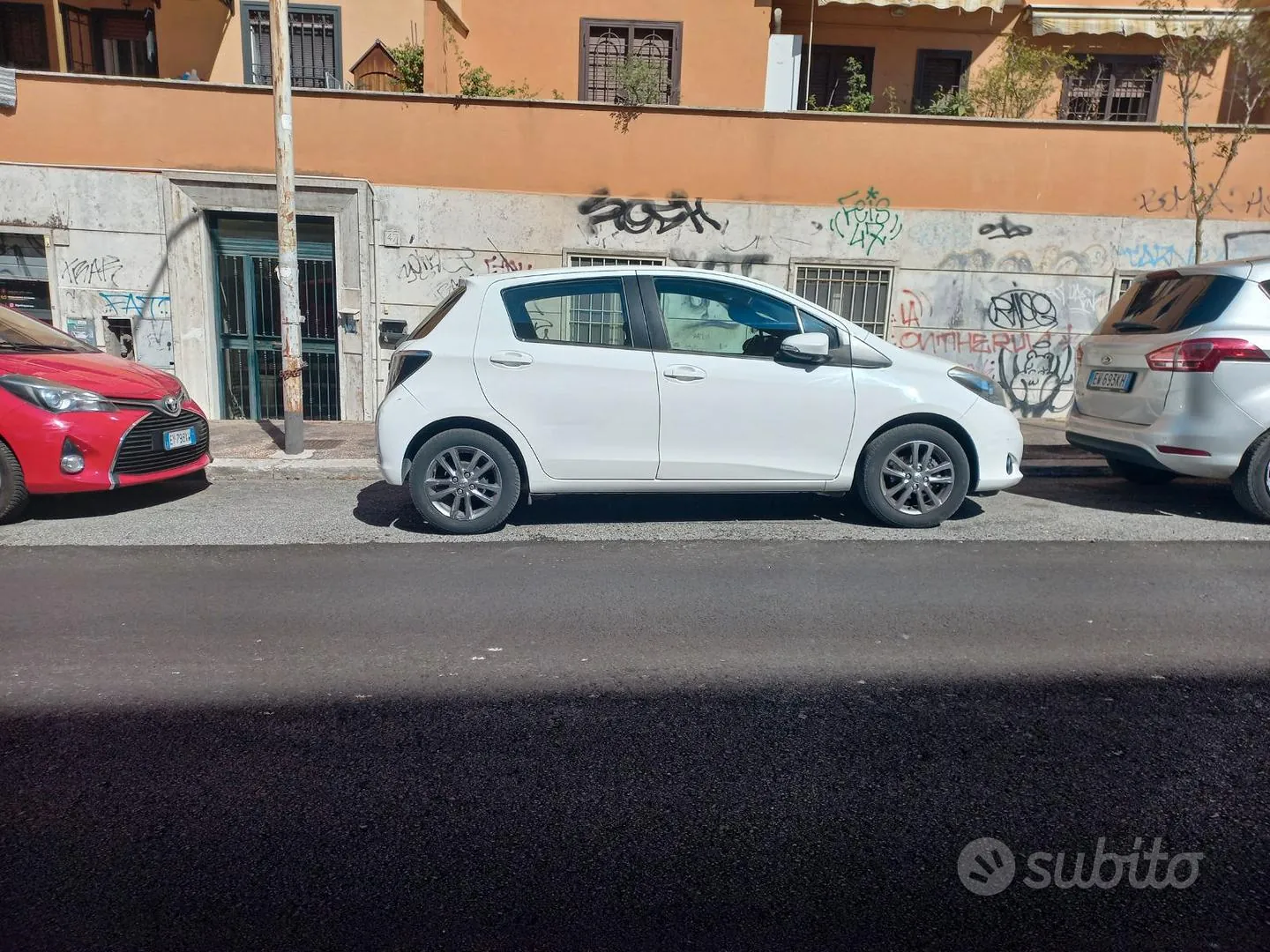 Toyota Yaris 2014 photo 2