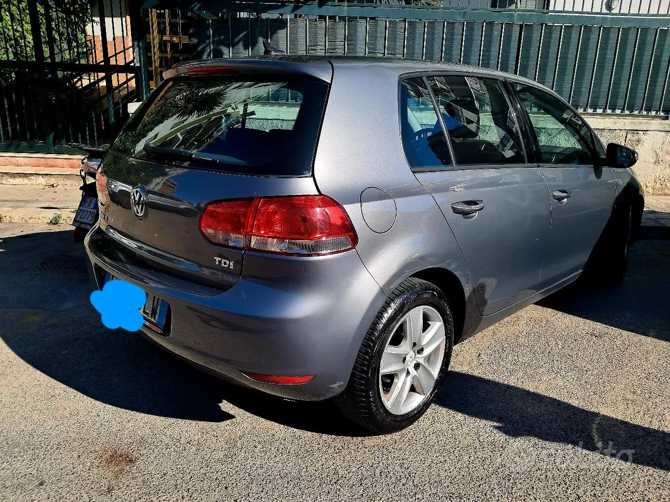 Volkswagen Golf 2010 photo 2