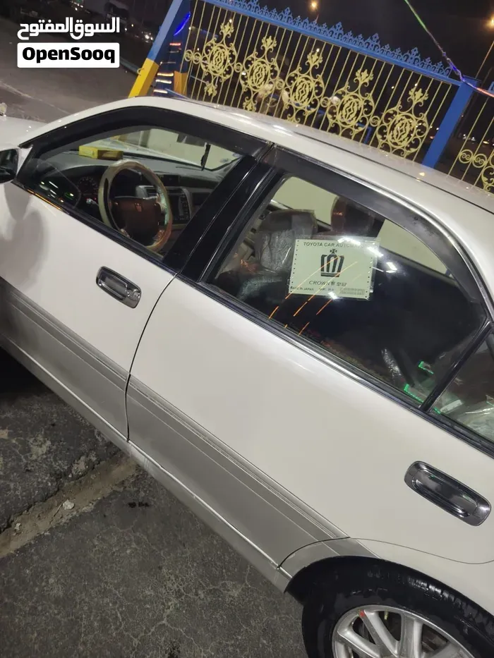 Toyota Crown 2000 photo 3