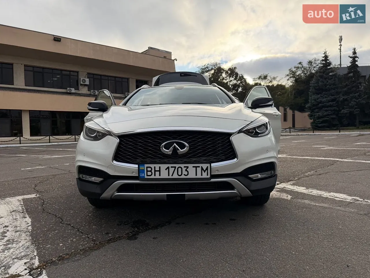 Infiniti Qx30 2017 photo 4