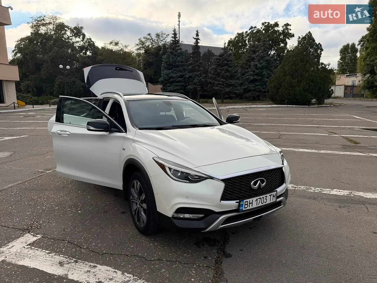 Infiniti Qx30