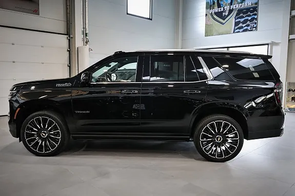 Chevrolet Tahoe 2026 photo 2